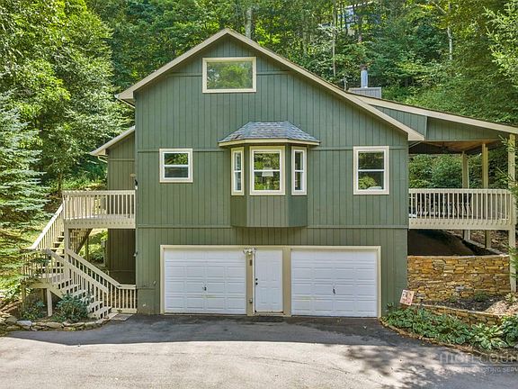 3rd image of 393 Green Cove Road