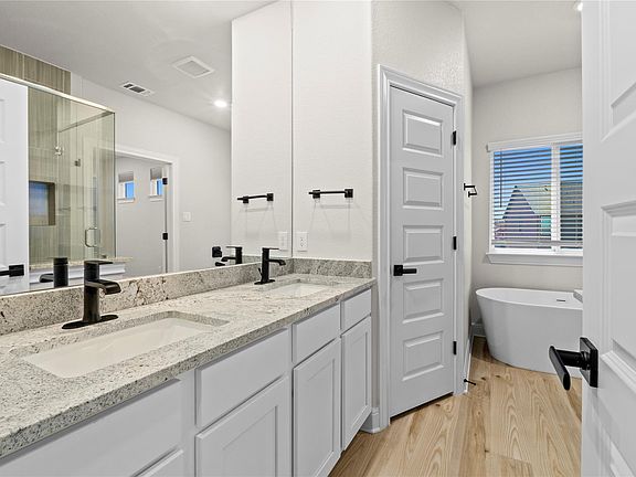 4th image of 103 Periwinkle Ln