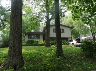 331 Hiawatha Dr, Lake In The Hills, IL 60156
