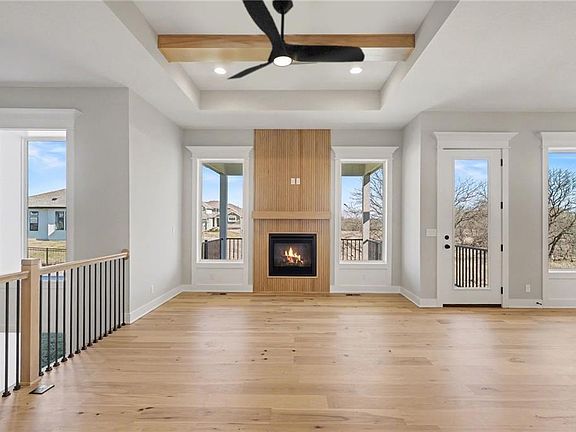 5th image of 18405 Caenen St