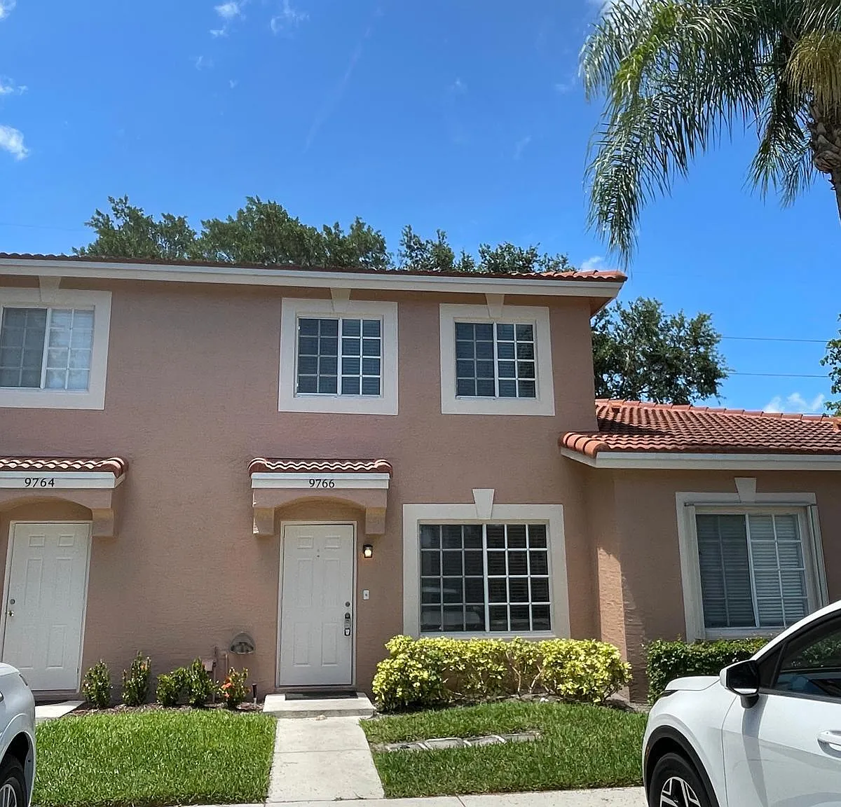 3 bed, 2.5 bath, 1596 sqft, $3,100 — Photo 1