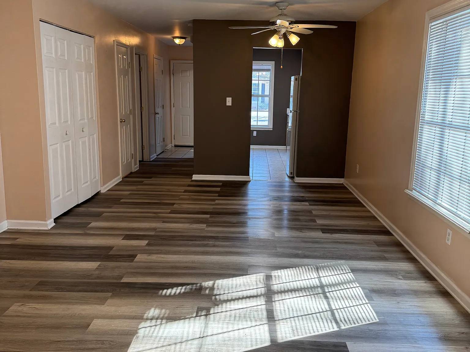 2 bed, 1092 sqft, $1,300 — Photo 2