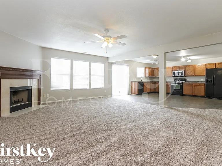8655 Hopewell Ct — Photo 4