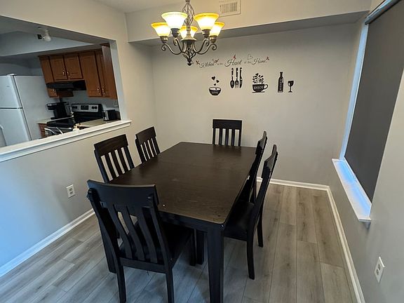 3rd image of 319 Woodlake Dr