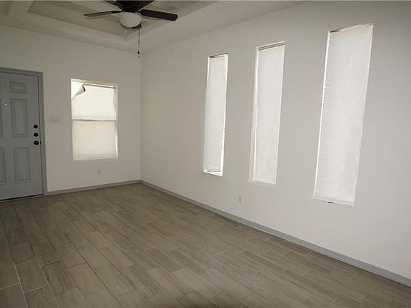 3rd image of 5609 Ozark Ave #1