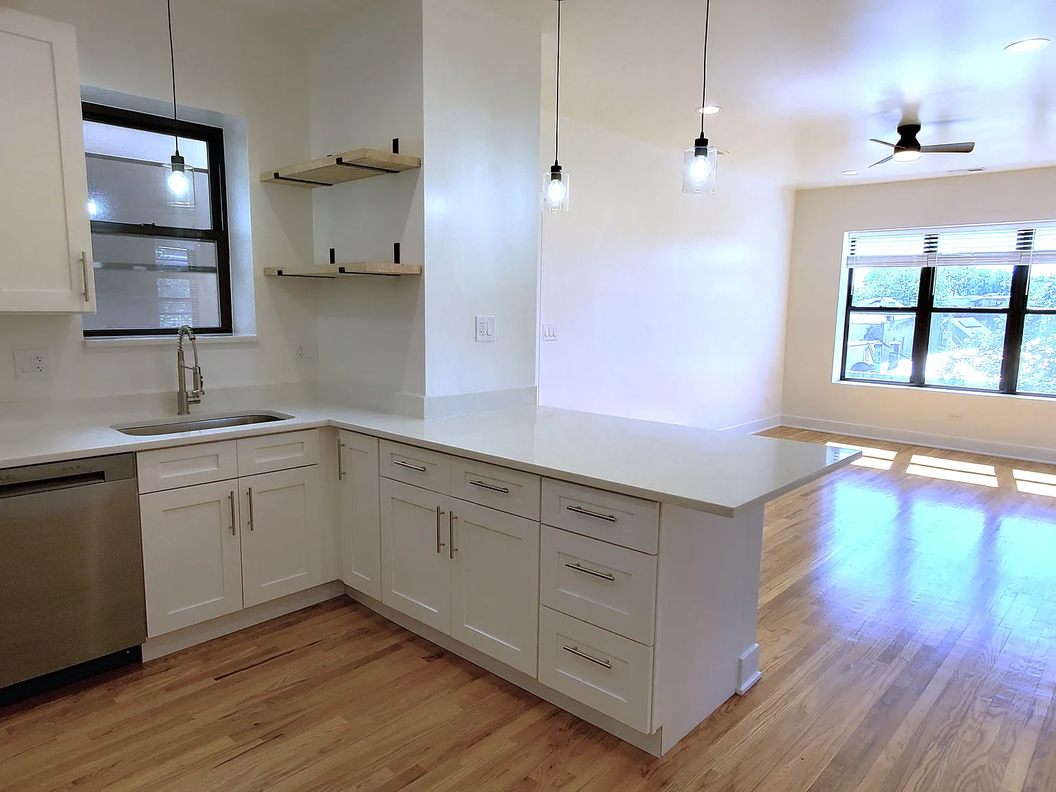 3 bed, 1600 sqft, $2,800 — Photo 3
