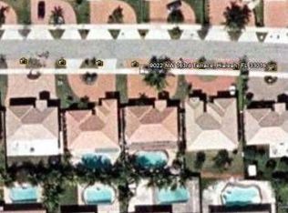 9022 NW 163rd Ter, Miami Lakes, FL 33018