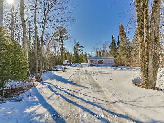 2nd image of 3338 Monck Rd