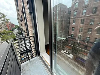 Rented by Tapiro Realty