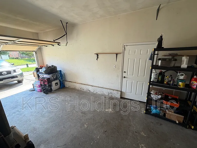 4508 Regent Dr — Photo 12