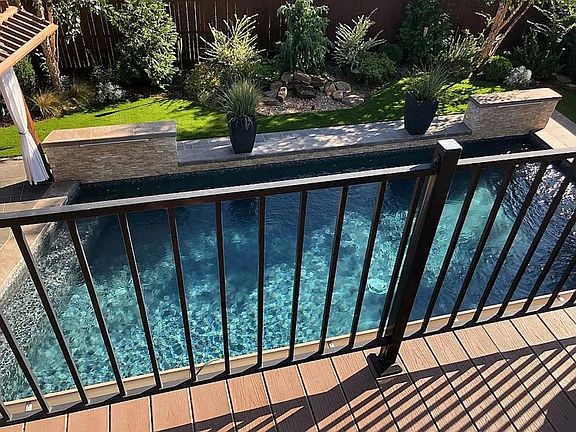 5th image of 1904 Lago Dr