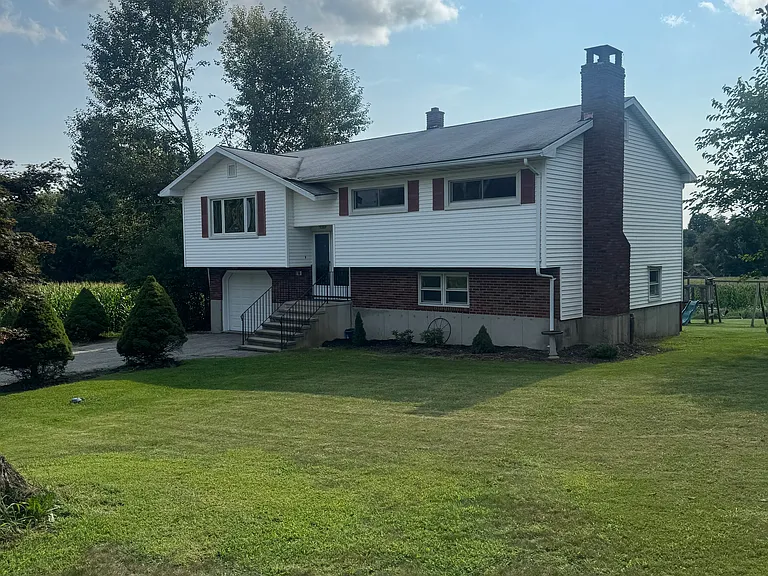 70 Nonnewaug Rd — Photo 1