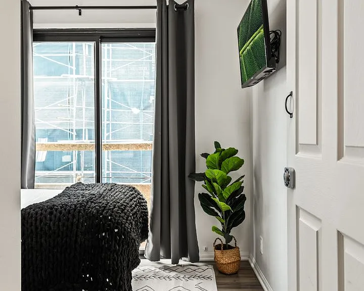 1823 Pelham Ave #8 — Photo 16