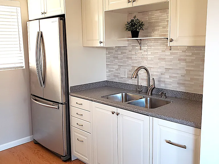 Kitchen right