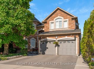 37 Red Cardinal Trl, Richmond Hill, ON L4E 3Y4