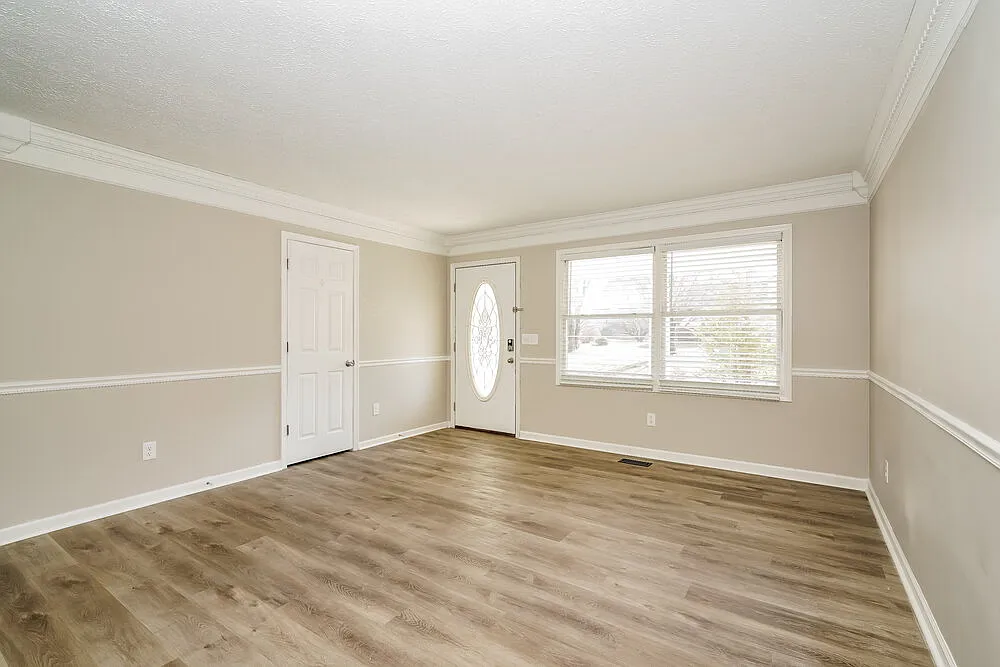 3 bed, 2.0 bath, 2192 sqft, $2,145 — Photo 3
