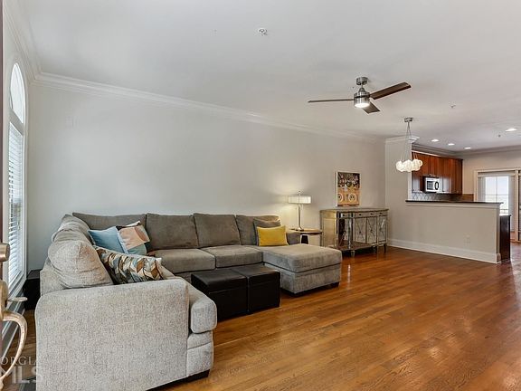 4th image of 6442 Chariot St #7