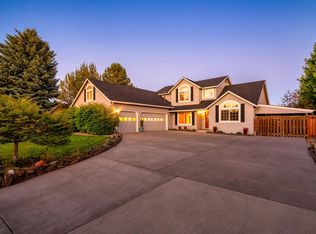 3228 SW 35th St, Redmond, OR 97756