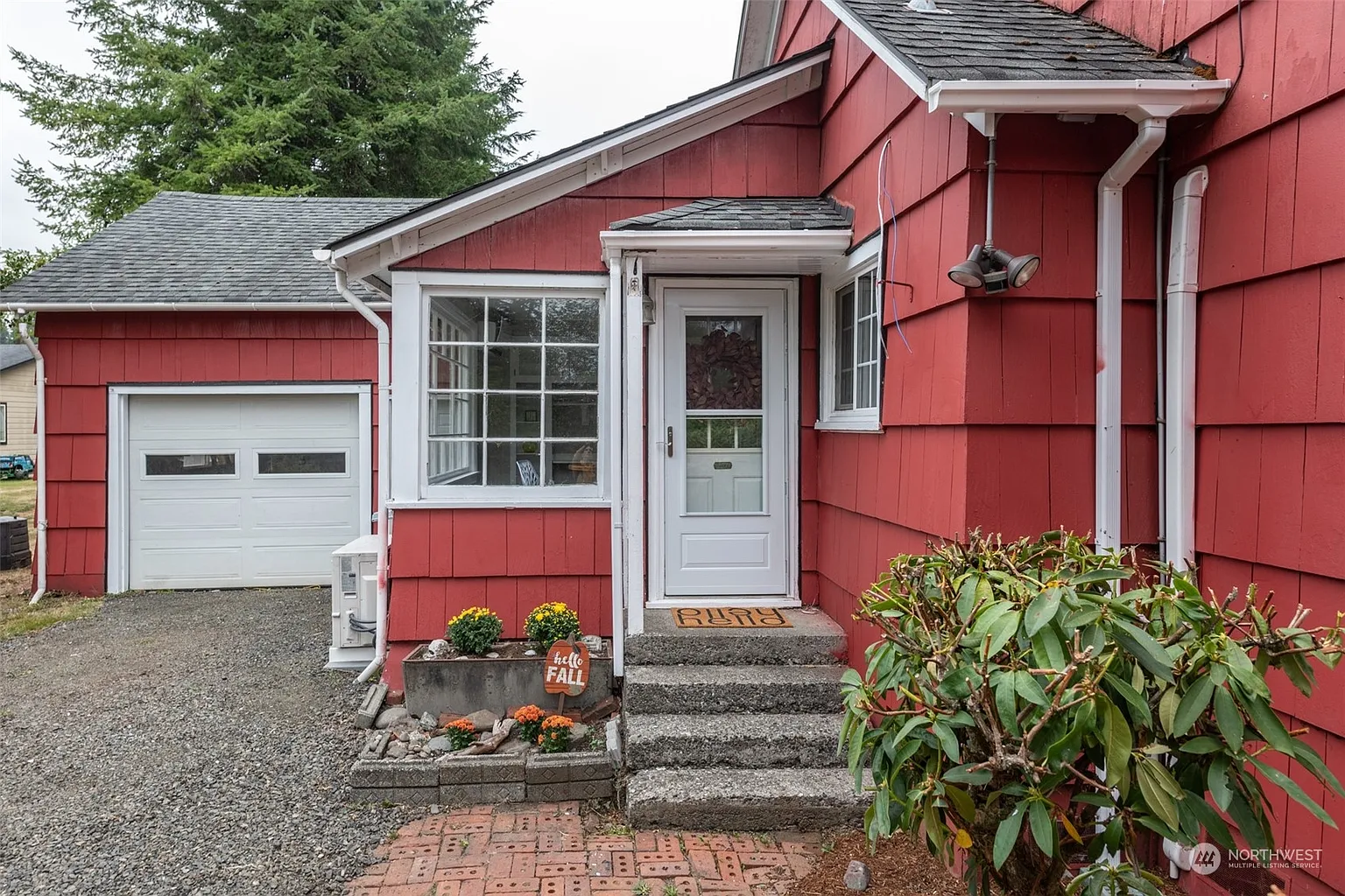 6318 Karjala Road photo 1