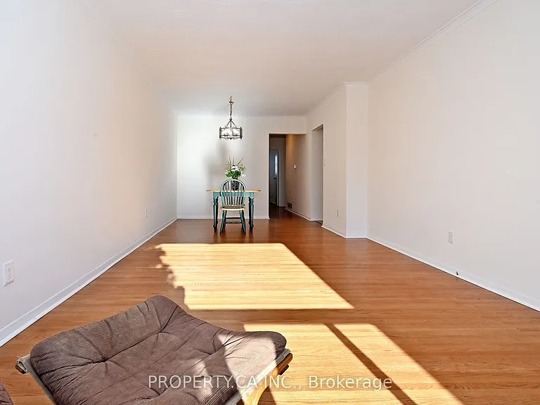 701 Sunnypoint Dr — Photo 3