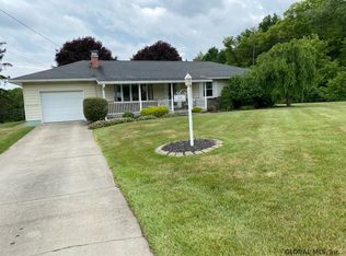 111 Country Ridge Dr, Amsterdam, NY 12010