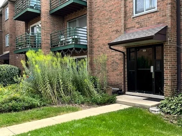 1029 Buccaneer Dr APT 6, Schaumburg, IL 60173