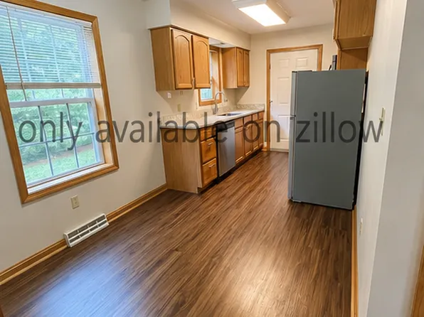3884 Morefield Rd, Hermitage, PA 16148