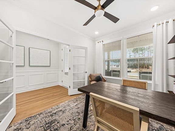 3rd image of 637 Coral Bells Ln