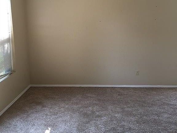 4th image of 8728 Hunters Creek Ct