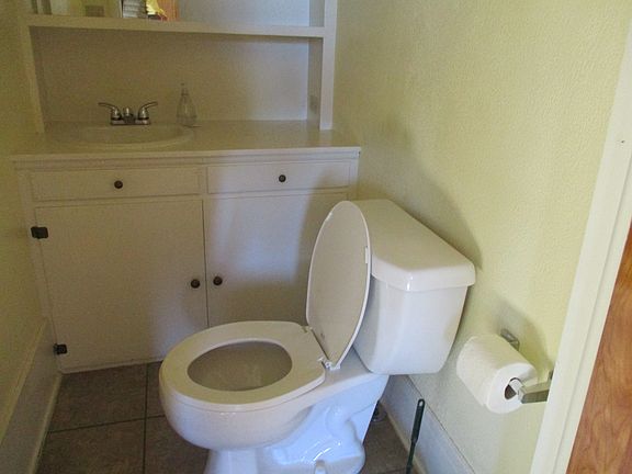 1/2 bath