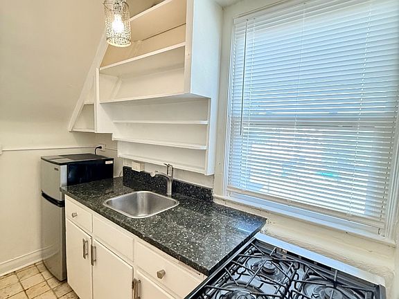 4th image of 1454 N Marion St APT 11