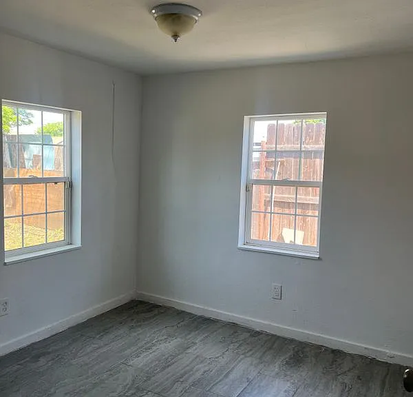 404 Thrasher Ave #B — Photo 10