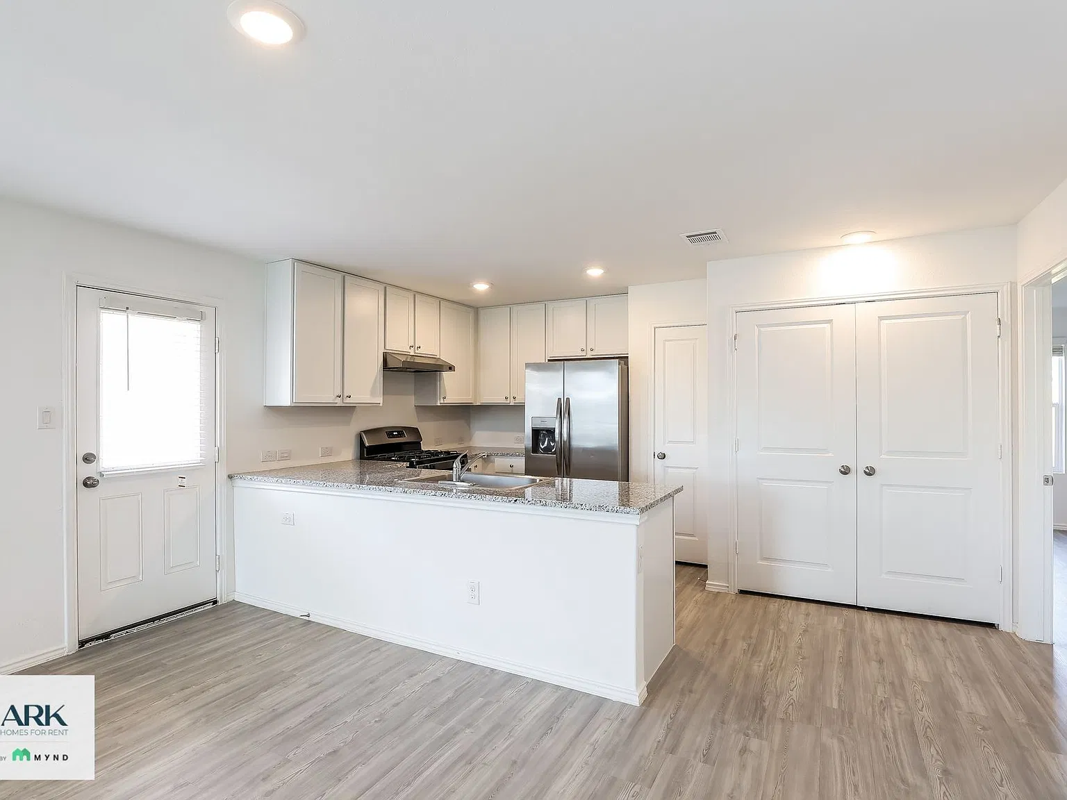 3 bed, 2.0 bath, 1266 sqft, $1,488 — Photo 4