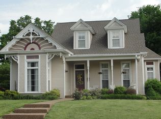 312 E Main St, Horse Cave, KY 42749