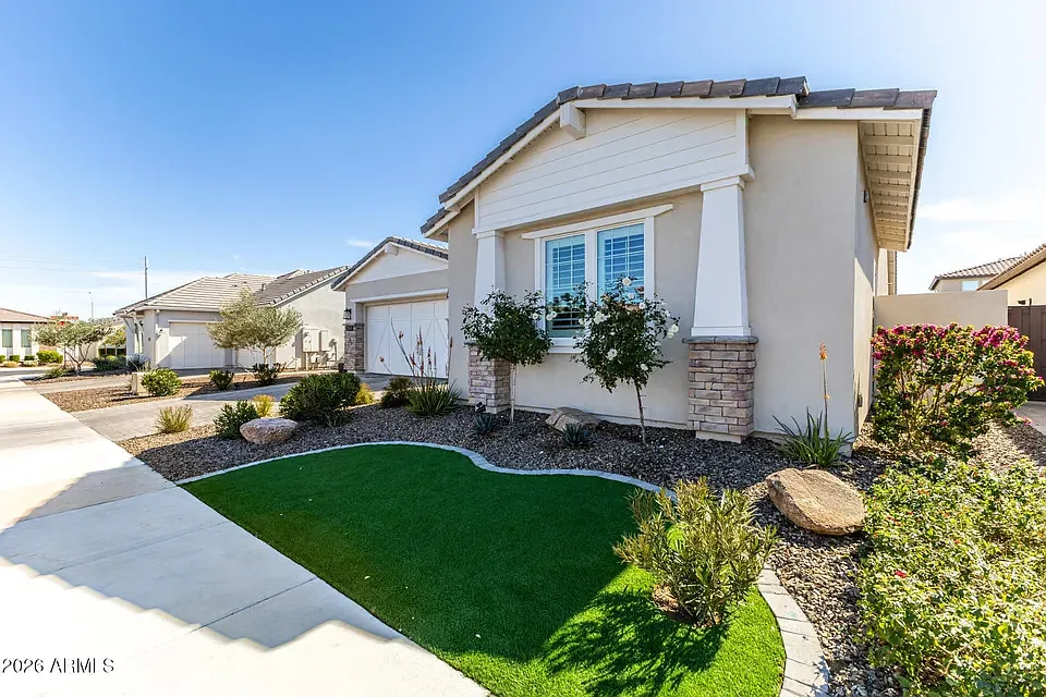 3 bed, 3.5 bath, 2489 sqft, $3,875 — Photo 4