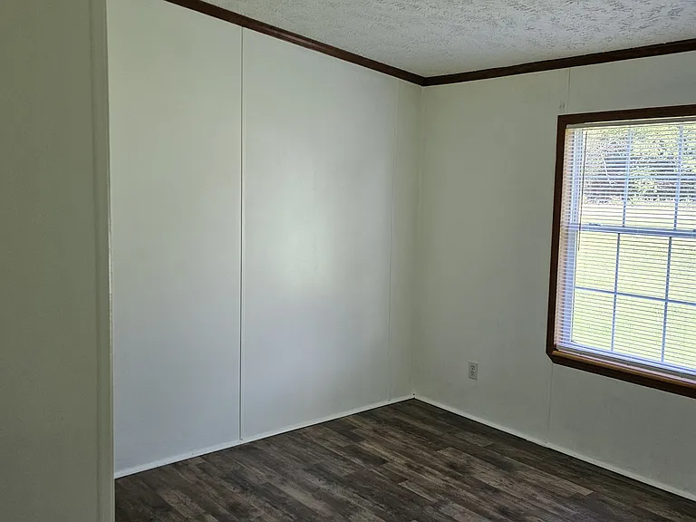 188 Ross Rd — Photo 16
