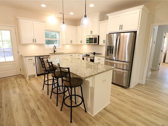 5th image of 123 Lee Road 961