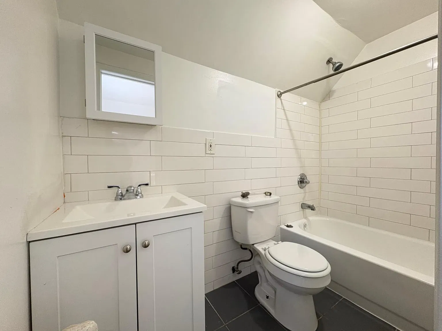 5 bed, $2,500 — Photo 4
