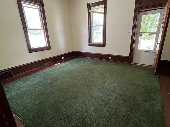 5th image of 810 Park Ave