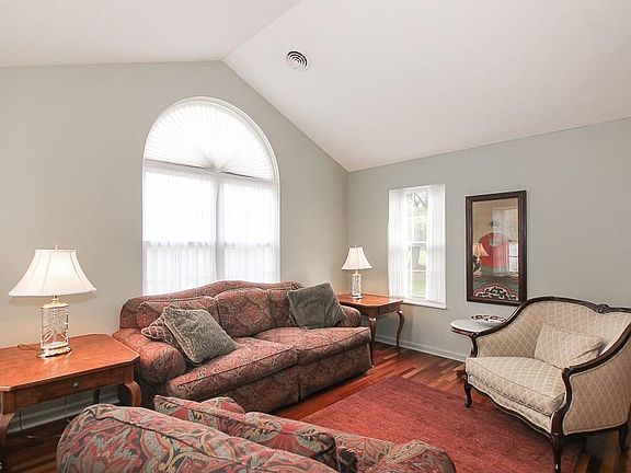 4th image of 8178 Cyrus Ln