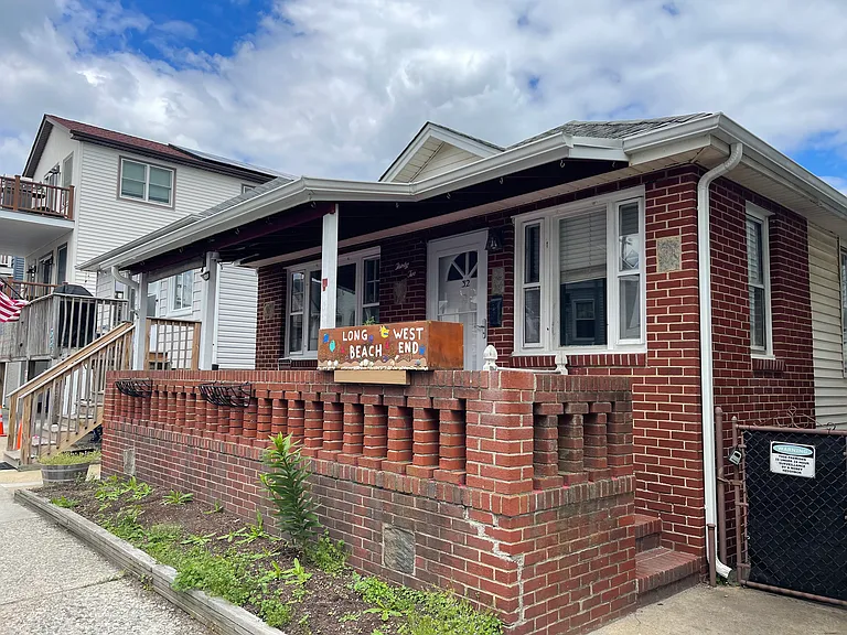 32 Florida St — Photo 1