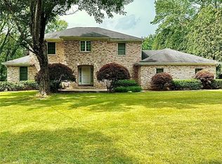1392 Virginia Trl, Youngstown, OH