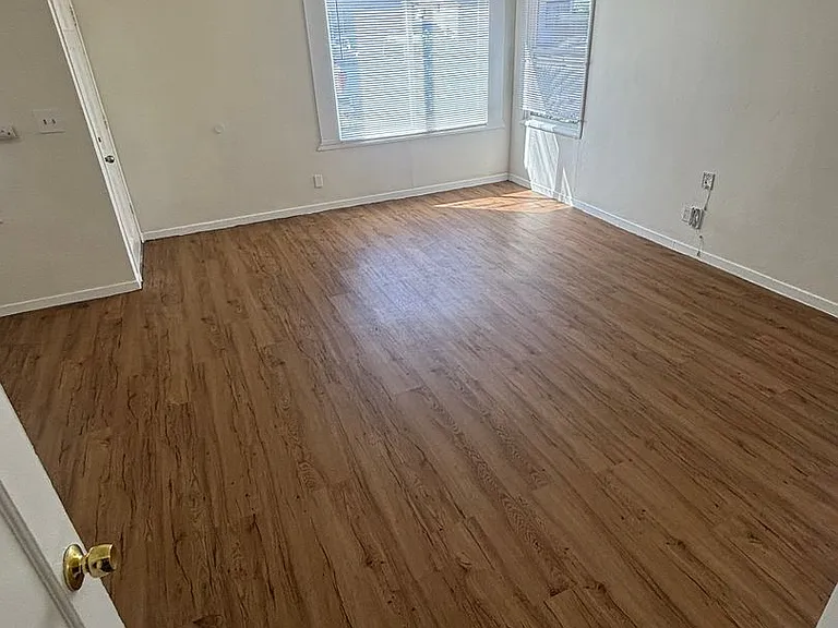 967 88th Ave — Photo 5