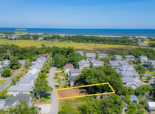 98 Thompson Cove St, Simons Island, GA 31522