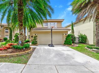 390 SW 203rd Ave, Pembroke Pines, FL 33029
