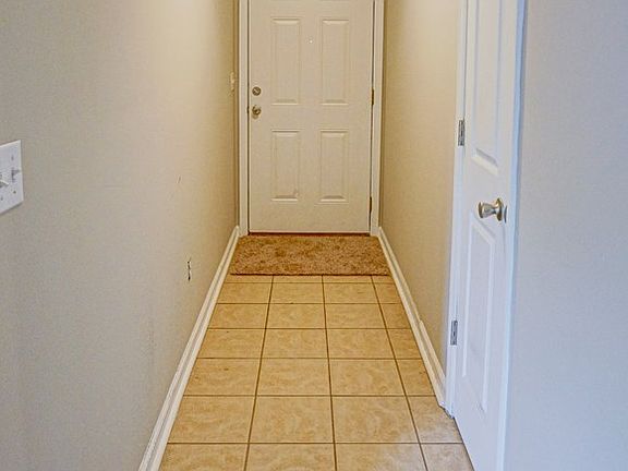 4th image of 2318 Basswood Dr