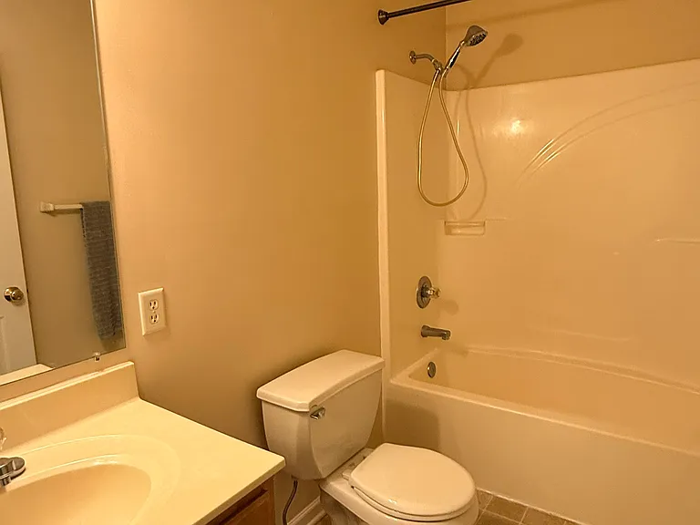 4816 N Ashcroft Ln — Photo 2