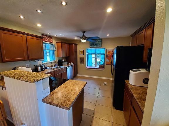 5th image of 6925 Ellesmere Dr
