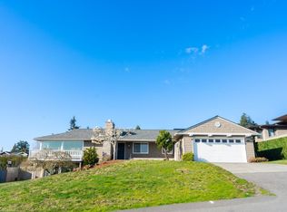 9332 Vineyard Crst, Bellevue, WA 98004