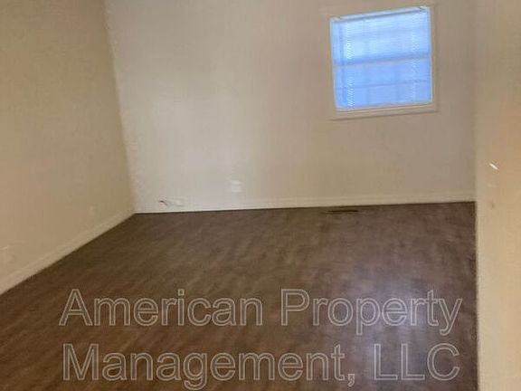4th image of 940 N Ross Ave #946